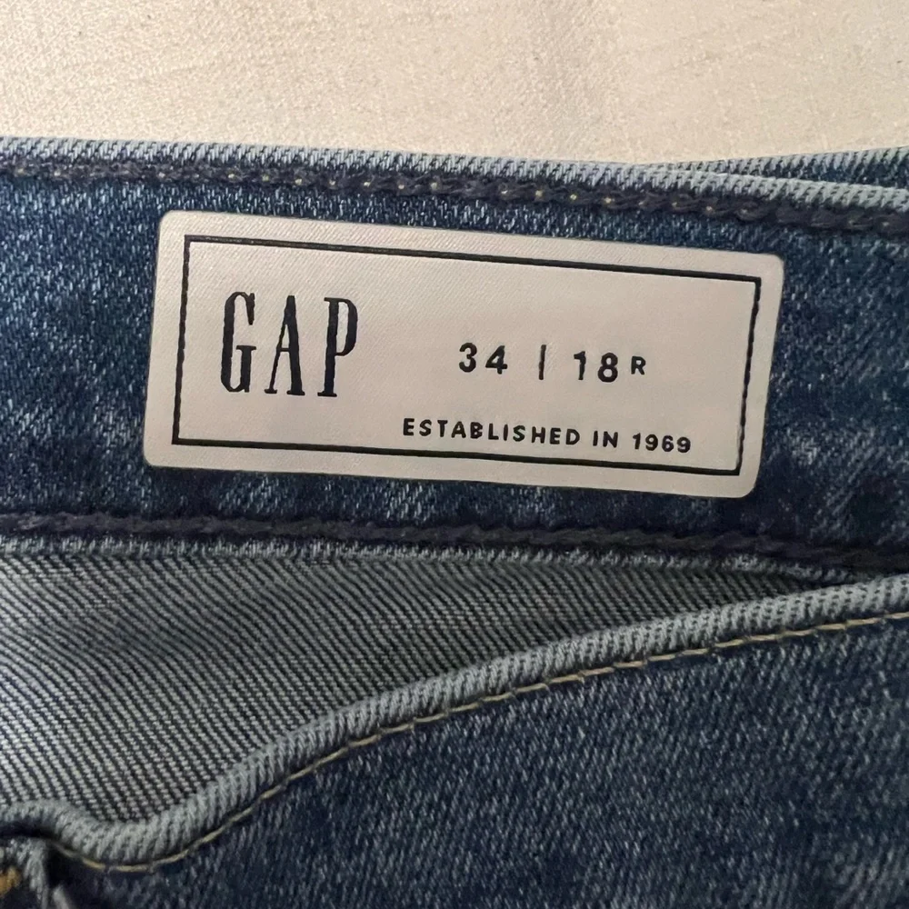 NWOT GAP High Rise Relaxed Flare Jeans, Size 34 - Picture 11 of 11